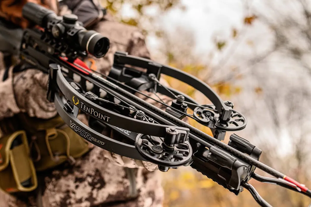 Camo Crossbow Hunter - Hunting Crossbows